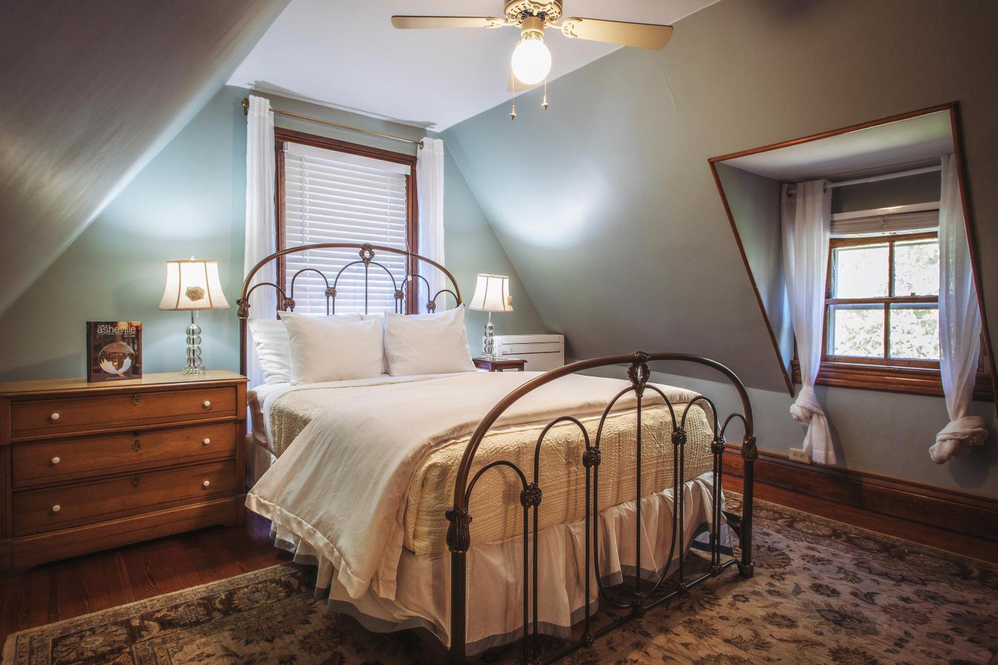 Cedar Crest Inn Эшвилл Экстерьер фото