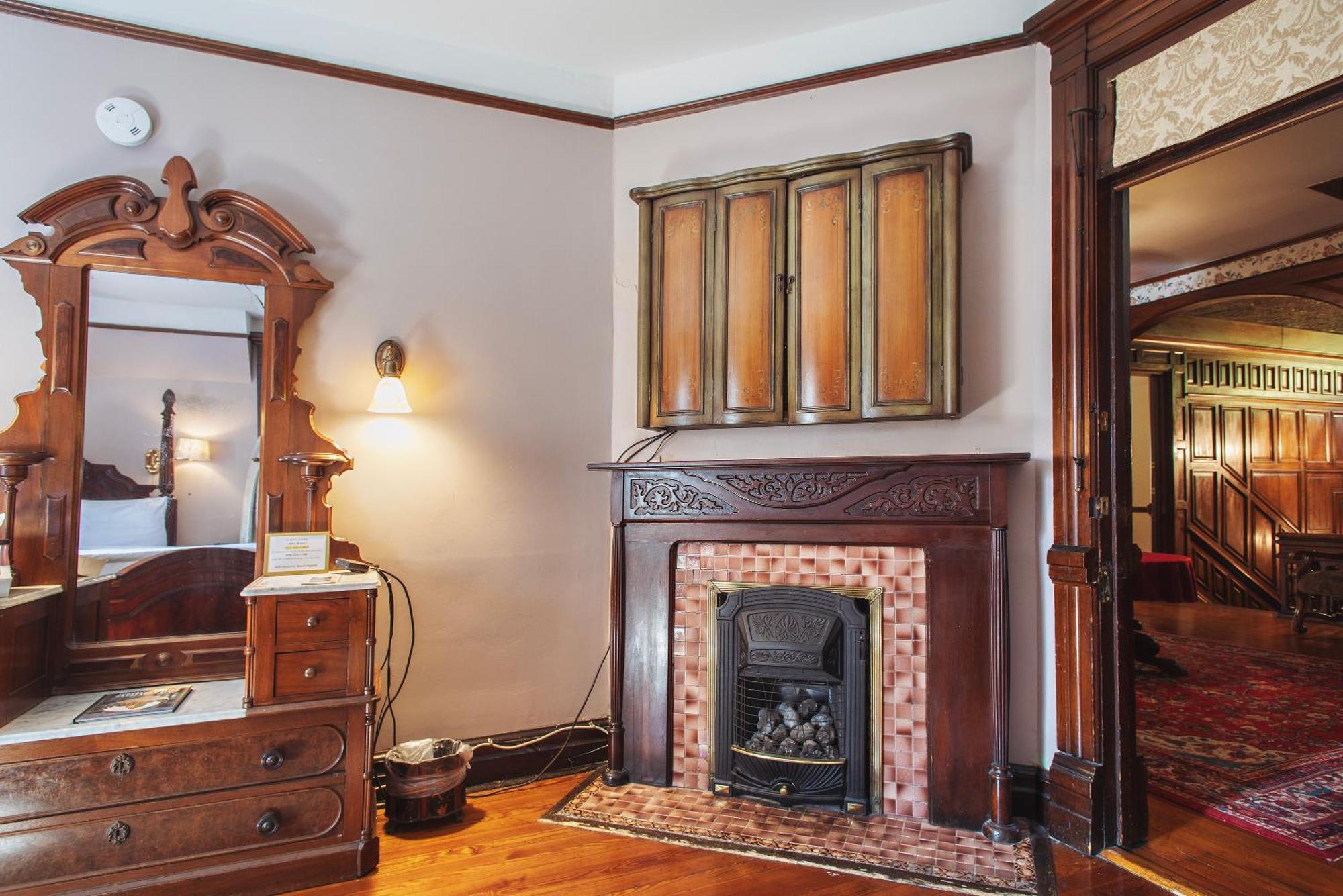 Cedar Crest Inn Эшвилл Экстерьер фото