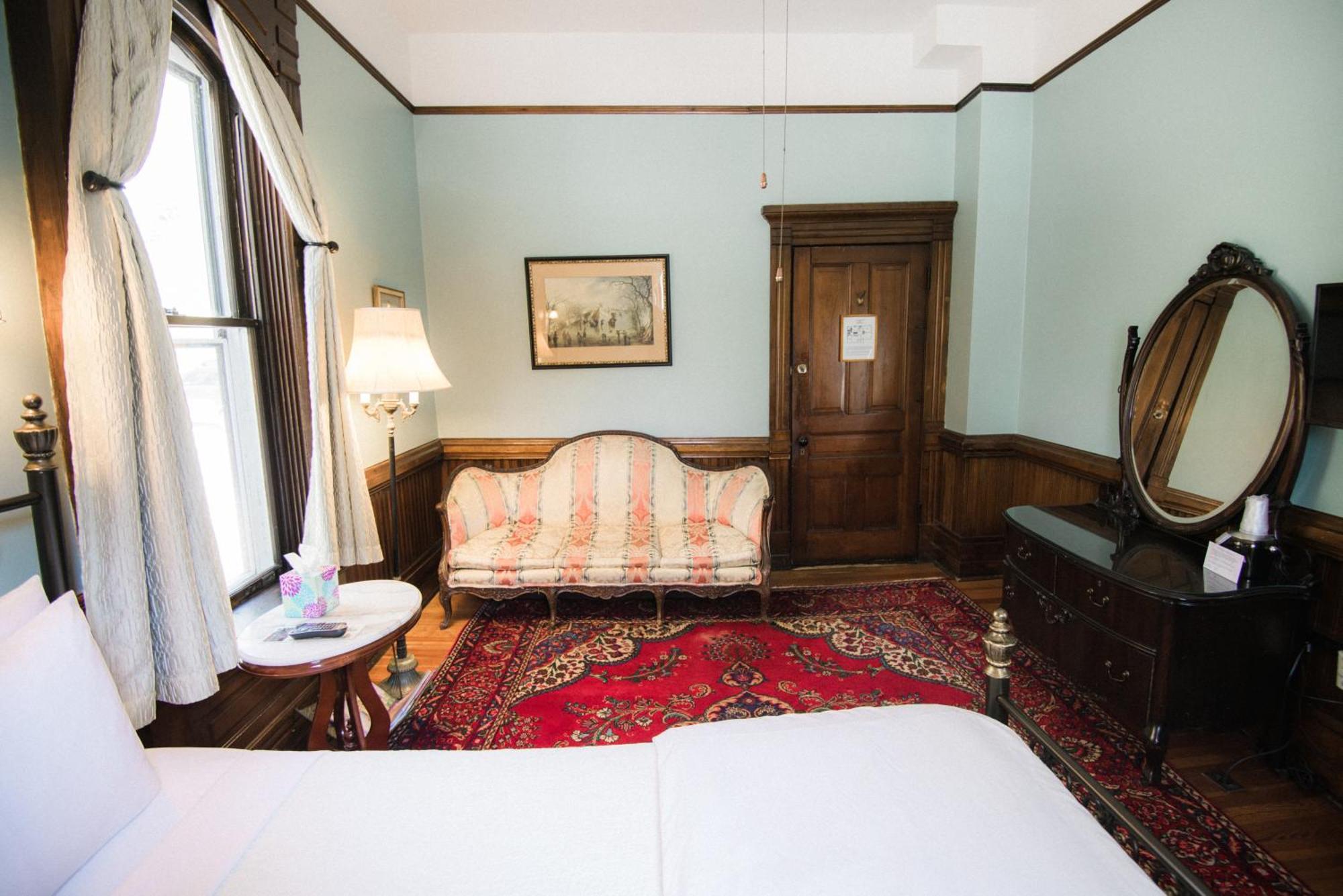 Cedar Crest Inn Эшвилл Экстерьер фото
