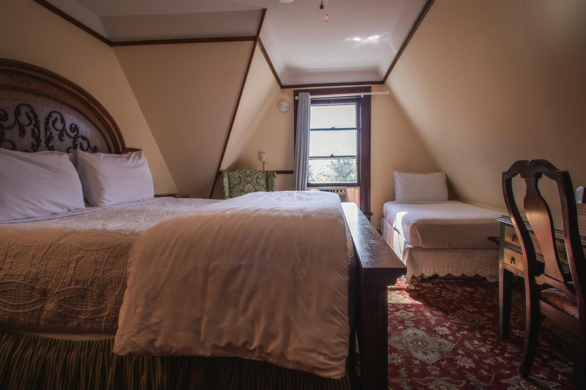 Cedar Crest Inn Эшвилл Экстерьер фото
