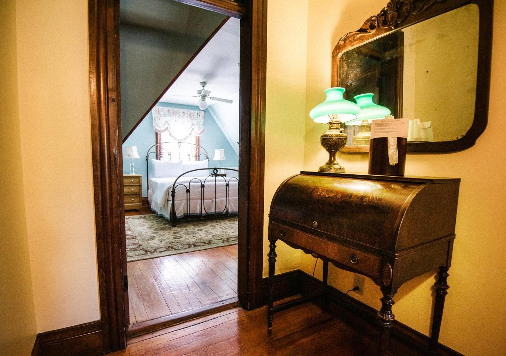 Cedar Crest Inn Эшвилл Экстерьер фото