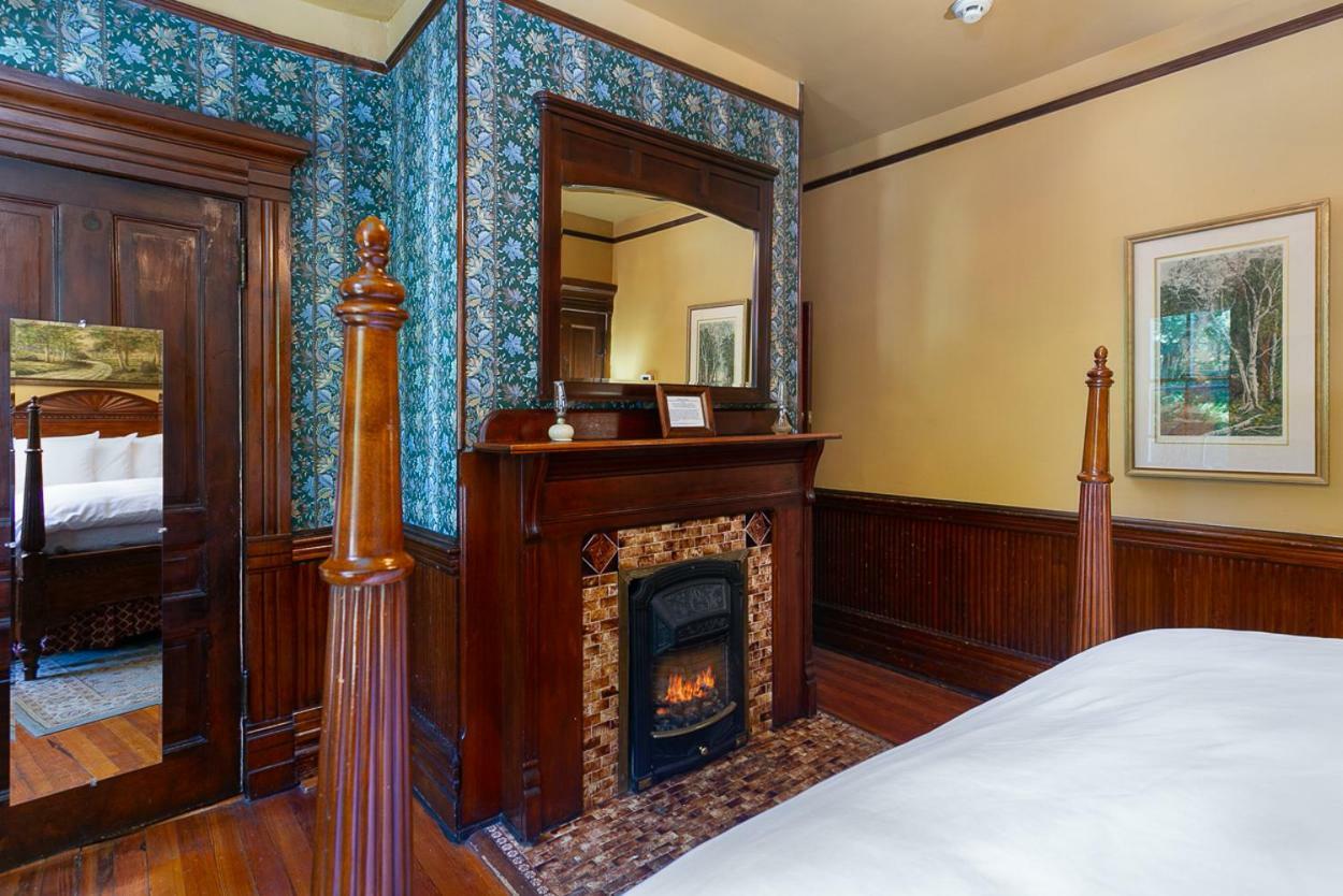 Cedar Crest Inn Эшвилл Экстерьер фото