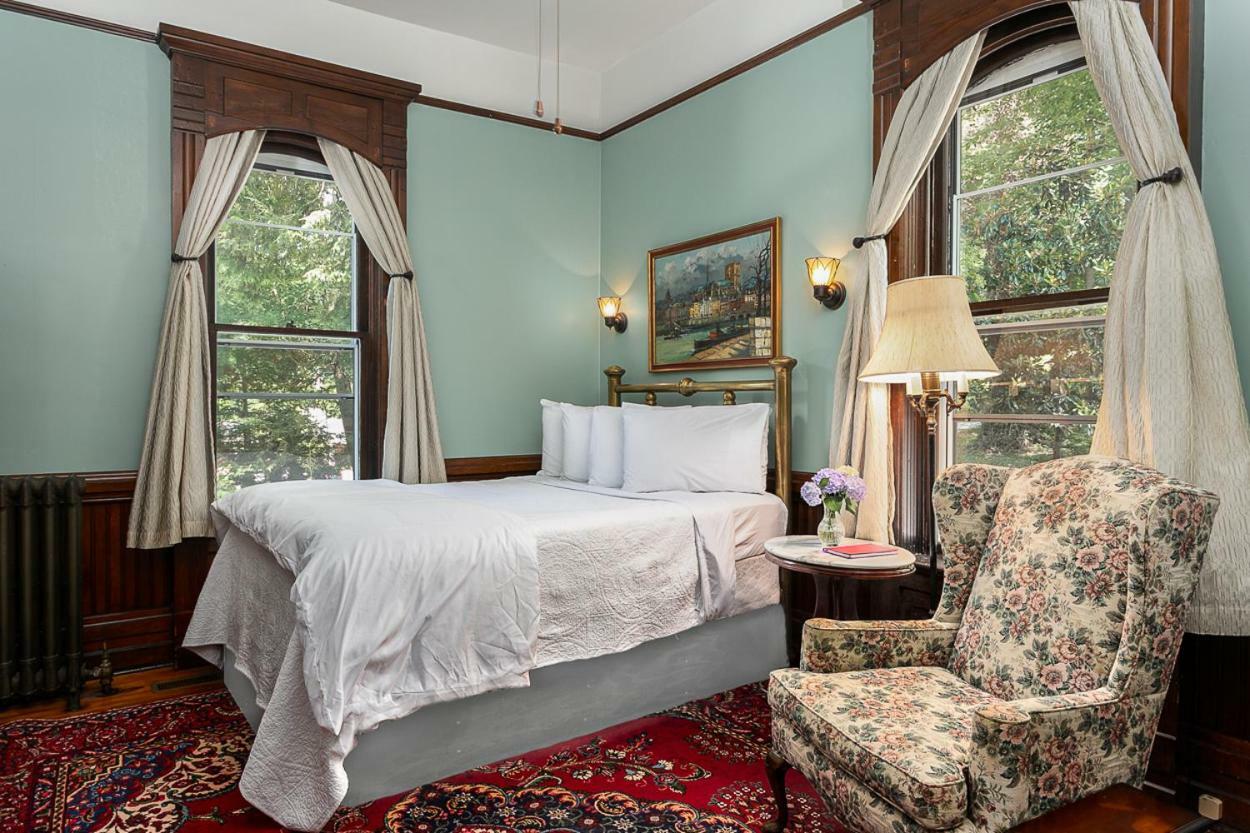 Cedar Crest Inn Эшвилл Экстерьер фото